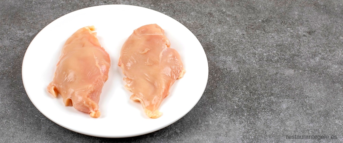 ¿Cuántas calorías tiene una pechuga de pollo a la plancha?