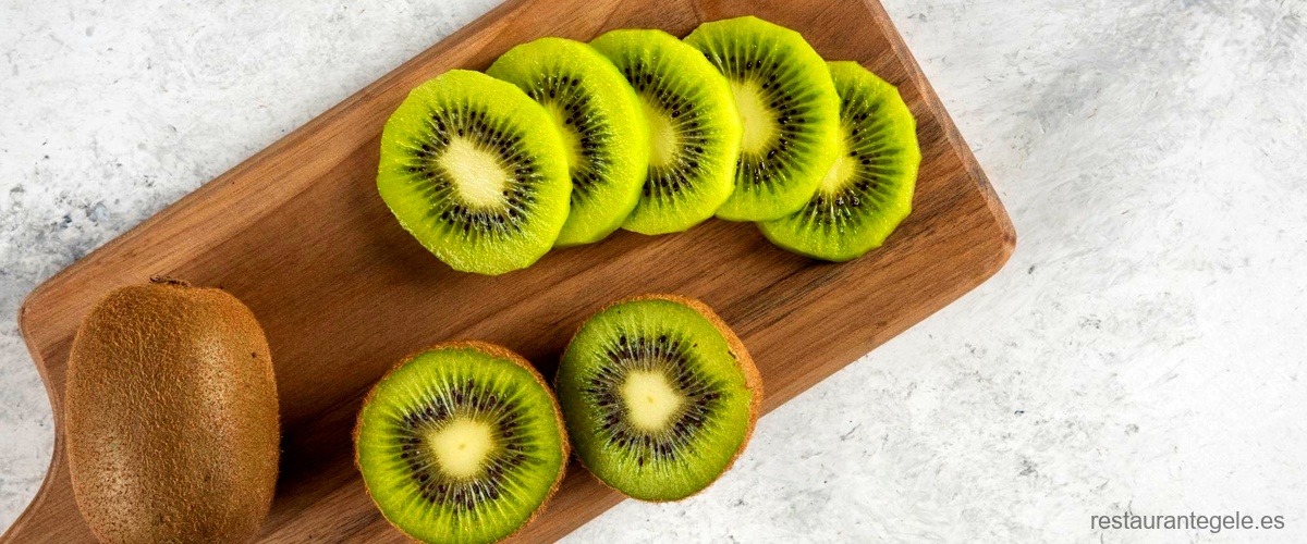 ¿Cuántas calorías tiene una rodaja de kiwi?